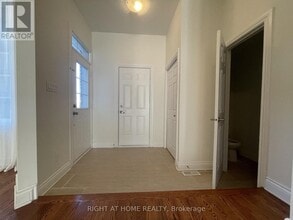 28 Desmond Trudeau Dr in Arnprior, ON - Building Photo - Building Photo