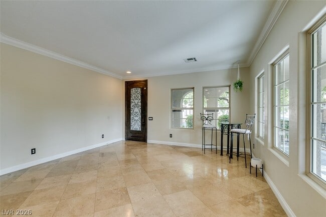 property at 2909 Valvent Ct