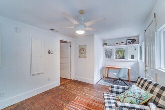 501 W 41st St in Austin, TX - Building Photo - Building Photo