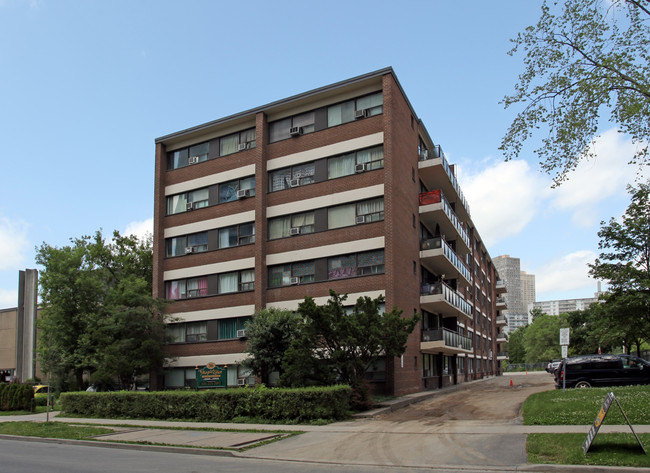 Maple Glen Apartments in Toronto, ON - Building Photo - Building Photo