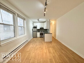 541 W Belmont Ave, Unit 1 in Chicago, IL - Building Photo - Building Photo
