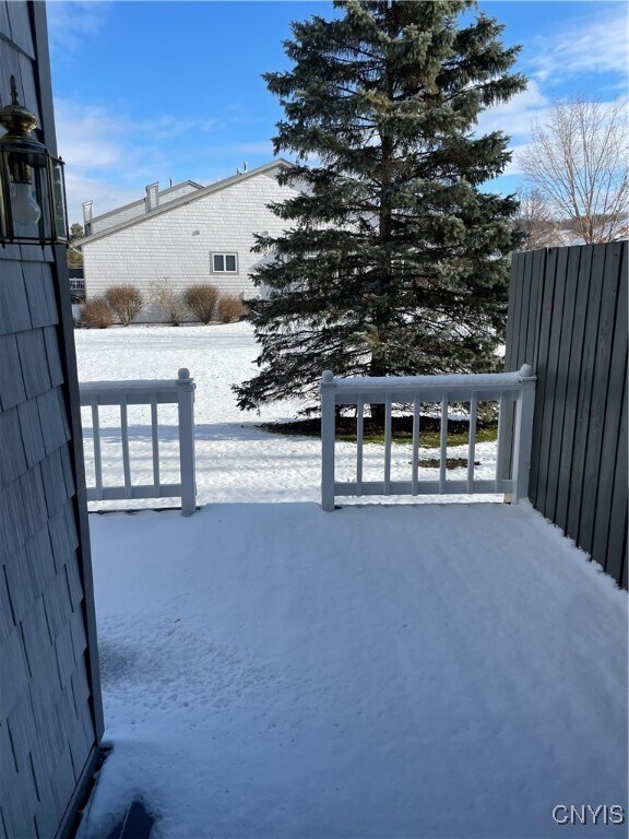 property at 336 Summerhaven Dr N