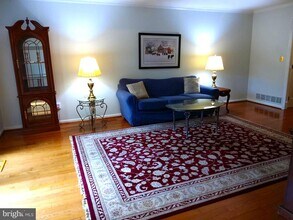 404 Cranberry Ln in West Chester, PA - Building Photo - Building Photo