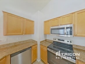 6914 S 38th Ln in Phoenix, AZ - Building Photo - Building Photo
