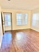 222 N Center St in Grand Prairie, TX - Building Photo - Building Photo