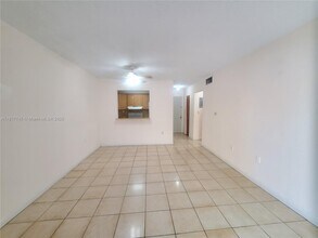 1008 NW 45th Ave in Miami, FL - Building Photo - Building Photo