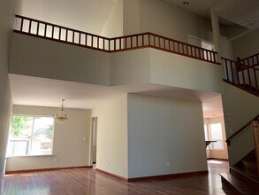 2250 Bayberry Cir in Pittsburg, CA - Foto de edificio - Building Photo