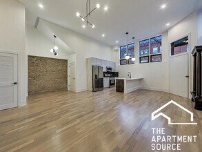 1359 N Rockwell St, Unit 1W in Chicago, IL - Building Photo - Building Photo