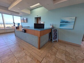 303 Atlantic Ave in Virginia Beach, VA - Foto de edificio - Building Photo