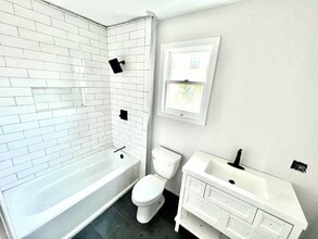 145 Surrey St in Medford, MA - Building Photo - Building Photo