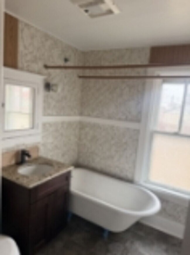 2549 N Vel R. Phillips Ave in Milwaukee, WI - Building Photo - Building Photo