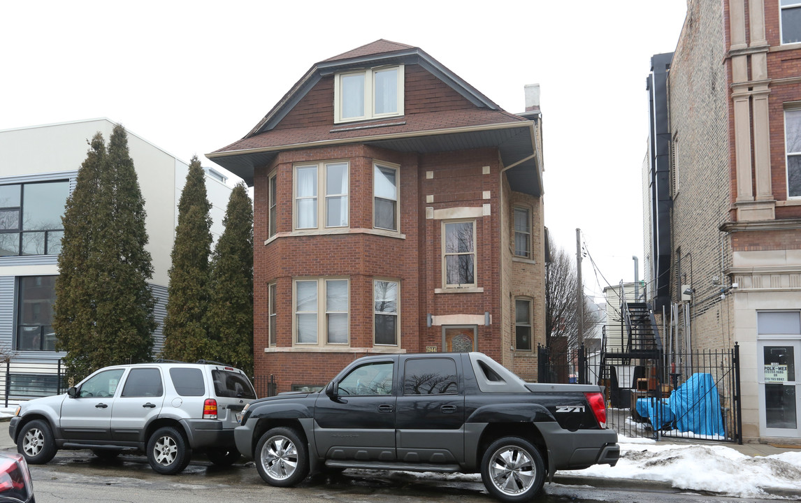 1944 N Mozart St in Chicago, IL - Building Photo