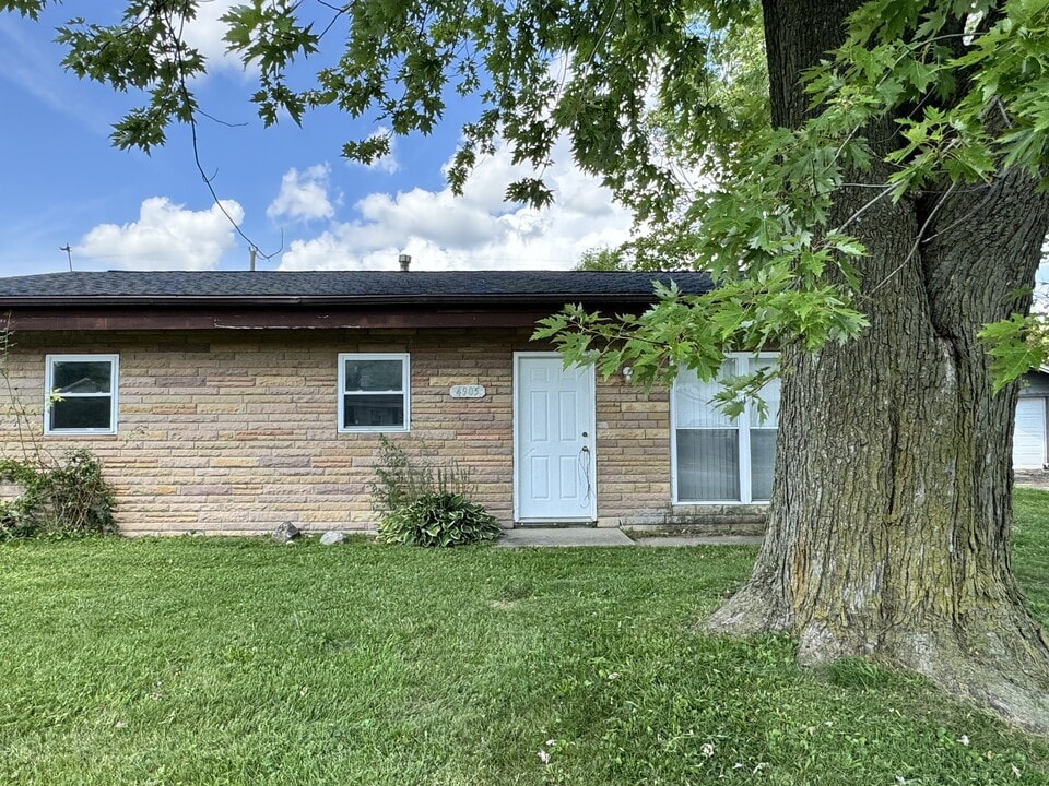 4905 Algonquin Trail in Kokomo, IN - Building Photo