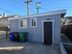 3221 Lincoln Ave in San Diego, CA - Building Photo