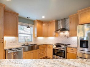 5371 NE Wave Ln in Lincoln City, OR - Building Photo - Building Photo