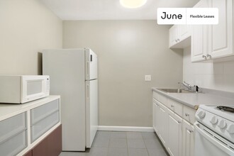 197 Kent St in Brookline, MA - Building Photo - Building Photo