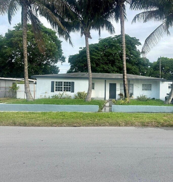 2970 NW 187th St in Miami Gardens, FL - Building Photo