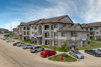 Bristol at Somerset in Von Ormy, TX - Foto de edificio - Building Photo