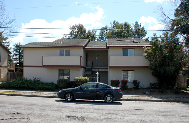 4690 School St in Santa Rosa, CA - Building Photo - Building Photo