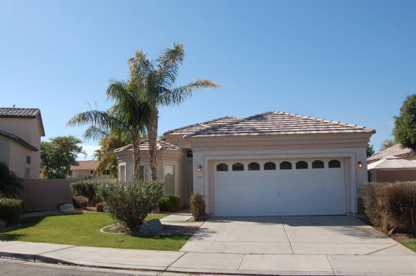 3660 S Hawthorn Dr in Chandler, AZ - Building Photo - Building Photo