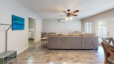 2080 E Greenway Dr in Tempe, AZ - Building Photo - Building Photo