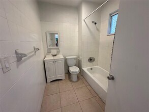 267 NW 33rd St in Miami, FL - Building Photo - Building Photo