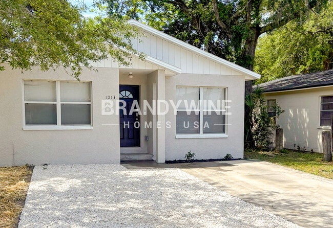 property at 1013 E Eskimo Ave