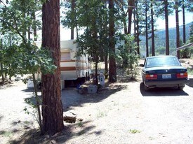 Oakhaven Park in Janesville, CA - Building Photo