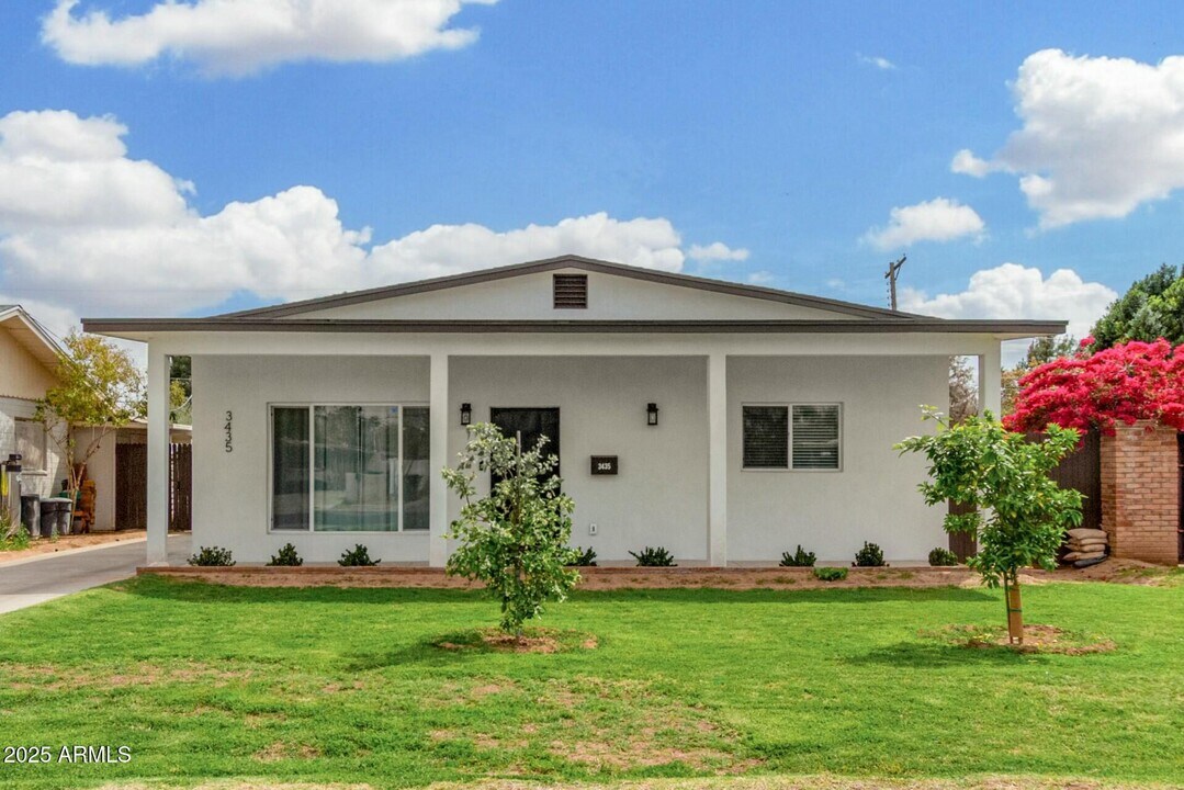 3435 E Virginia Ave in Phoenix, AZ - Building Photo