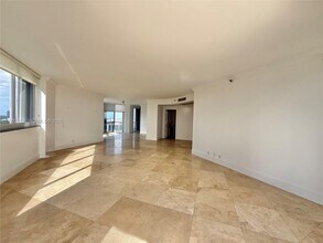 3801 NE 207th St in Miami, FL - Building Photo - Building Photo