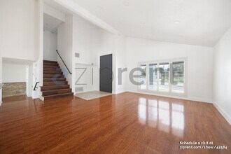 13894 Paseo Zaldivar in San Diego, CA - Building Photo - Building Photo