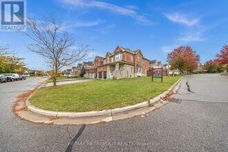 1665 Pennel Dr in Oshawa, ON - Building Photo - Building Photo