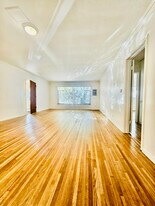 1850 N La Brea Ave in Los Angeles, CA - Building Photo