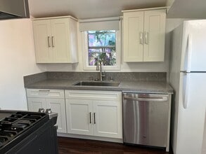 739 1/2 N Philadelphia St in Anaheim, CA - Building Photo - Building Photo