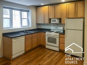 3926 N Pine Grove Ave, Unit G in Chicago, IL - Building Photo - Building Photo