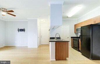 19601 Galway Bay Circle in Germantown, MD - Building Photo - Building Photo