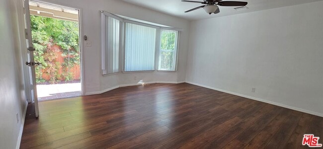 property at 5444 Hermitage Ave