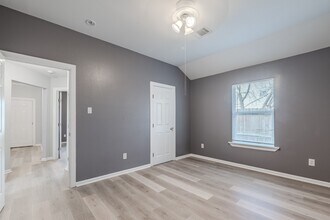 834 Elkhart St in Houston, TX - Building Photo - Building Photo