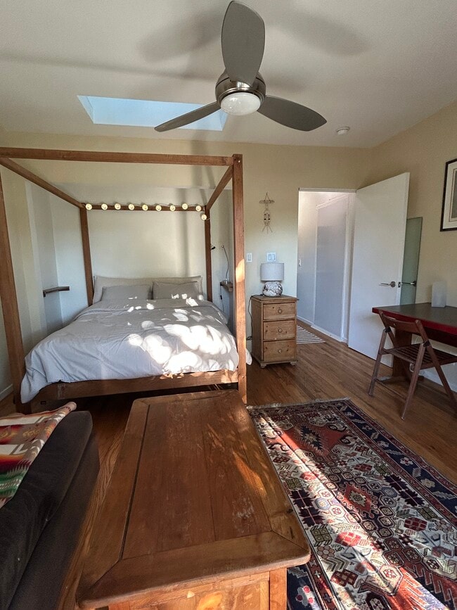 2746 Stoner Ave in Los Angeles, CA - Building Photo - Building Photo