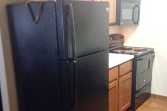 Bristol Gardens in Decatur, IL - Building Photo - Building Photo