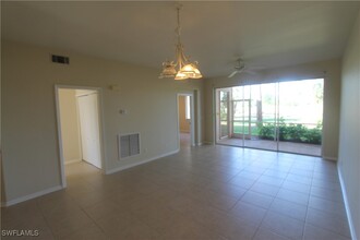 8075 Tiger Cove in Naples, FL - Foto de edificio - Building Photo