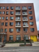 143-20 Hoover Ave in Queens, NY - Building Photo