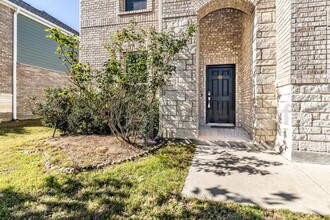 5055 Segovia Way in San Antonio, TX - Building Photo - Building Photo