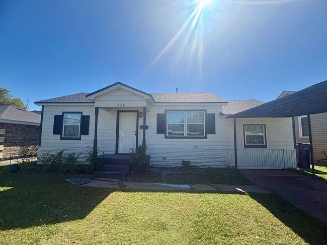 property at 1228 S Western Ave