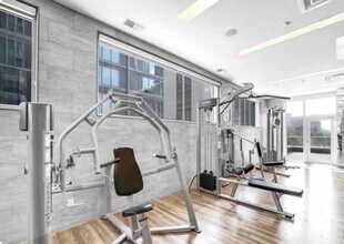 125 Yorkville Ave, Unit SI ID1316392P in Toronto, ON - Building Photo - Building Photo