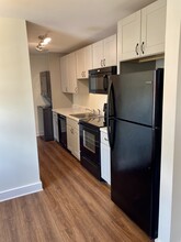 212 N George St, Unit 201 in Charles Town, WV - Building Photo - Building Photo