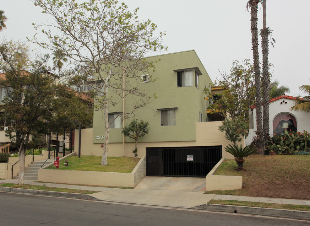 2207 6th St in Santa Monica, CA - Building Photo