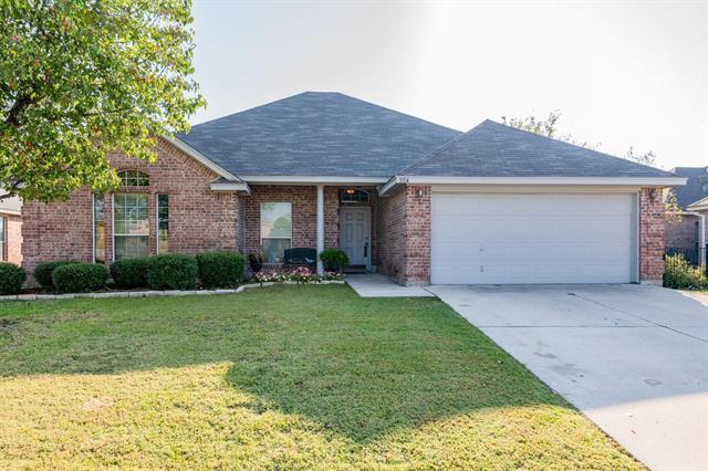 304 Vista Way Dr in Saginaw, TX - Building Photo