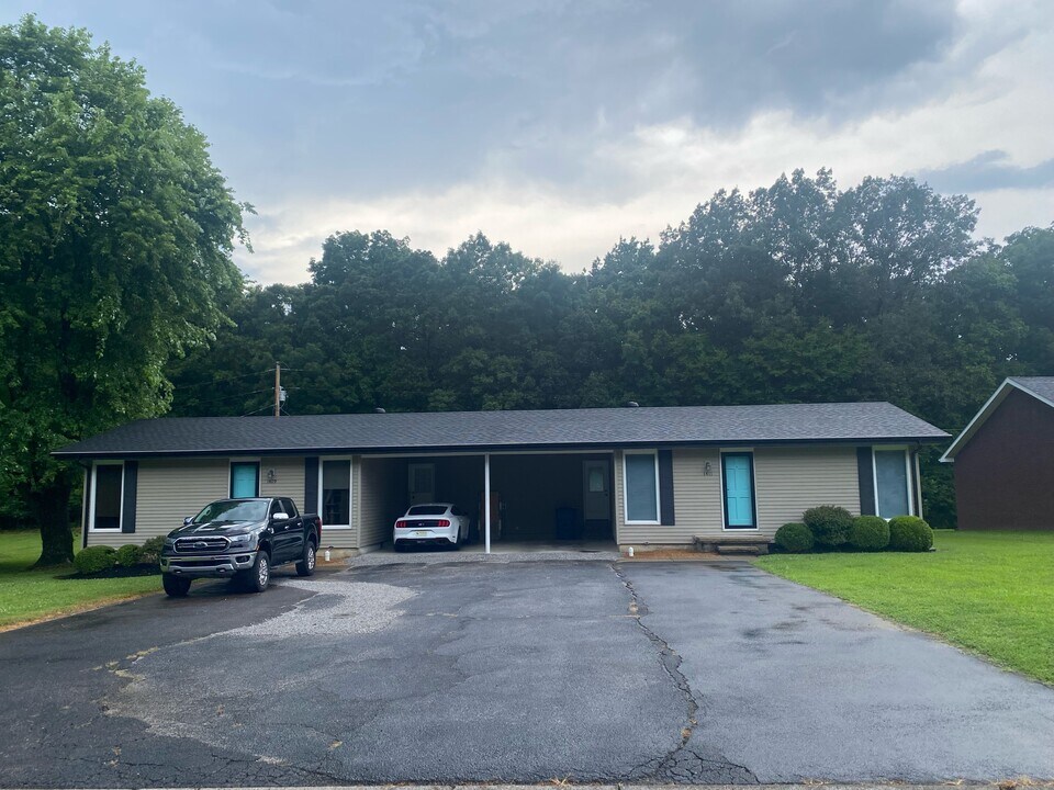1411 Stadium View Dr, Unit 1411 in Murray, KY - Building Photo