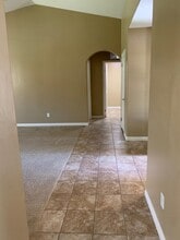 13514 Dromore Ct in Bakersfield, CA - Foto de edificio - Building Photo